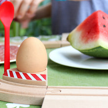 Neue Freunde Train Egg Cup With Spoon Barrier – Red