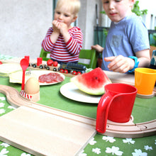 Neue Freunde Train Egg Cup With Spoon Barrier – Red