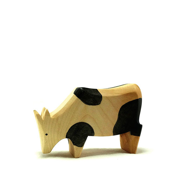 Brin d'Ours Speckled Black Cow - Eating