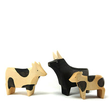 Brin d'Ours Speckled Black Cow - Standing