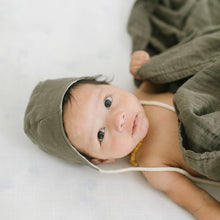 Clementine Kids Heirloom Swaddle – Deep Olive