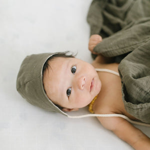 Clementine Kids Heirloom Swaddle – Deep Olive