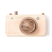 Fanny And Alexander Wooden Zoom Camera – Pink