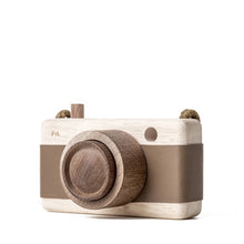 Fanny And Alexander Wooden Zoom Camera – Warm Bark Brown