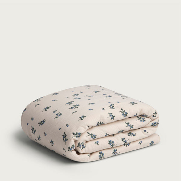 Garbo Friends Filled Muslin Quilt Blueberry