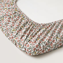 Garbo and Friends Fitted Sheet – Floral Vine