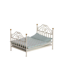 Maileg Vintage Bed Micro – Off White