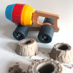 Neue Freunde ROCCO Concrete Mixer with 3 Sand Molds