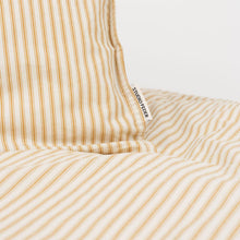 Studio Feder Bedding – Classic Stripe Oak
